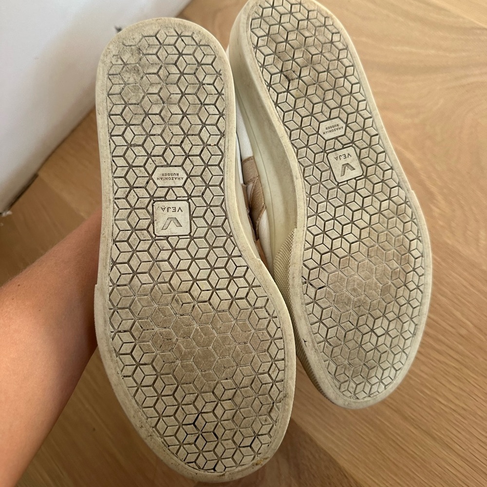 Veja White Sneakers - Picture 6 of 8